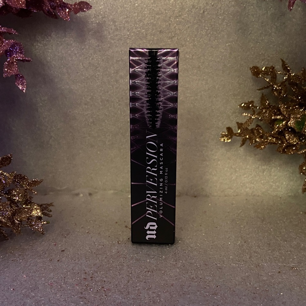 Urban Decay Perversion Mascara in Black and Purple